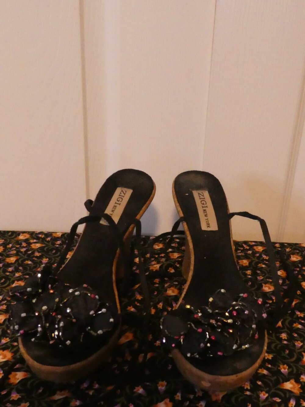 ZIGI NEW YORK Black Colorful Beaded Flower Cork Wedge Sandals - size 8.5